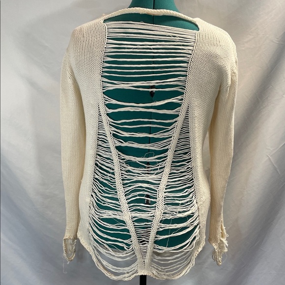 Indah Cream Knit Fringe Blouse - Picture 9 of 13